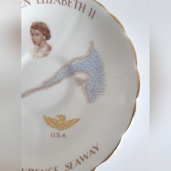 1959 H.M. Queen Elizabeth II saucer - Picture 7 of 11